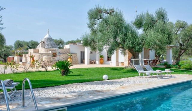 Villa in San Vito Dei Normanni with 3 bedrooms sleeps 7