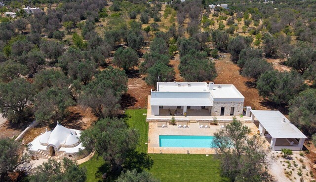 Villa in Ostuni with 7 bedrooms sleeps 14