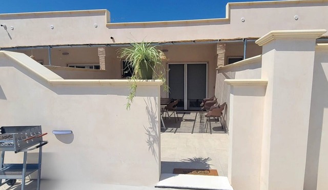 Villa Iris No.3 with Sea View, Wi-Fi and Air Conditioning 'Residence Pietrantonio'