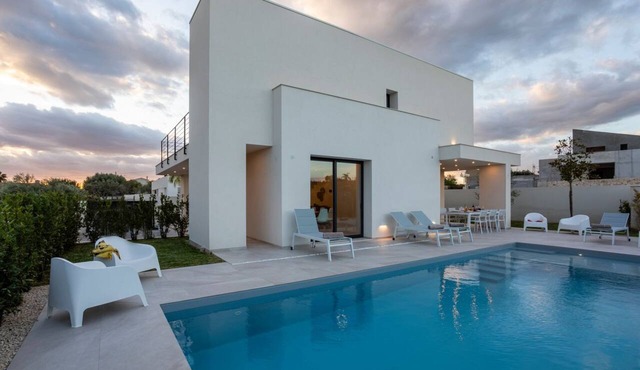 Villa Nerissa - sea view villa IsulaTravel