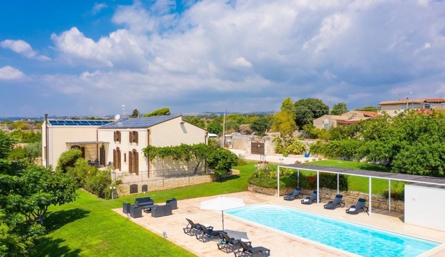 Villa Palazzola - Five Bedroom Villa, Sleeps 12