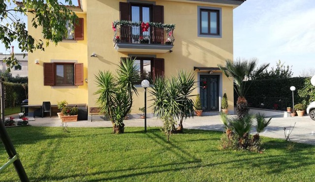 Villa Rosa & Appartamento Vesuvio con piscina privata in SantʼAntonio Abate