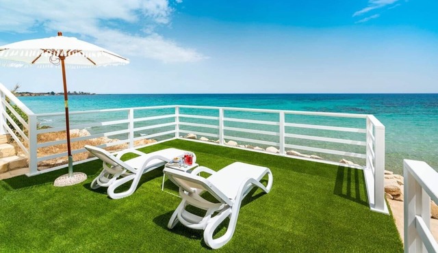 Villa Saveria (4 Guests) - Seafront with jacuzzi