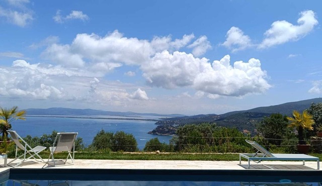 VILLA THE PANORAMA WITH POOL 5 minutes' drive from the nearest beach