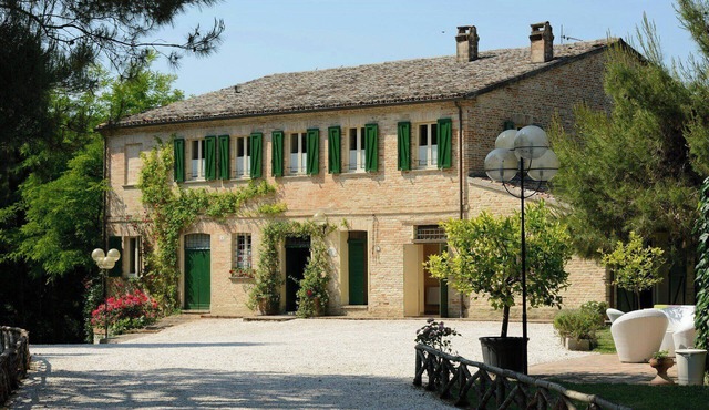 Villa with pool in the hills near Fano