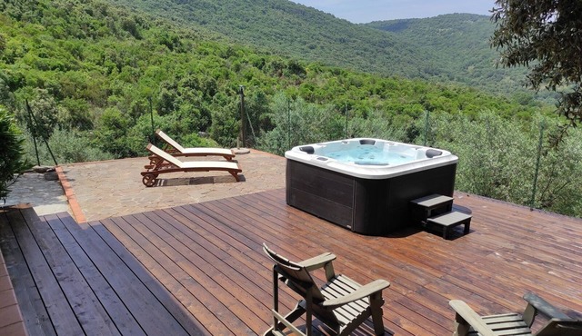 Villamaura, in the nature of the mountains, a stone's throw from the sea