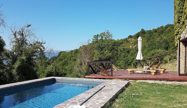 "Vineyard Cottage" with Mountain Views in the heart of the Umbria