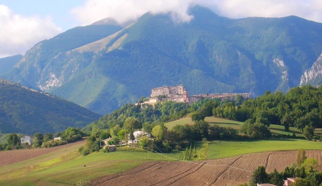 Viti Attic - View of the Gable: To be at one with nature.