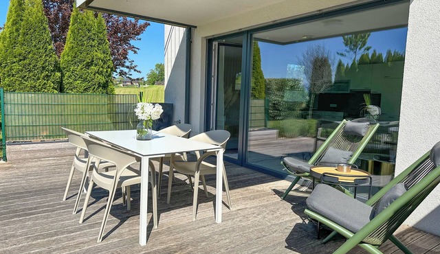 WIESENZEIT near Salzburg – 148 m², 3 bedrooms, 2 terraces & private garden in Seekirchen am Wallersee