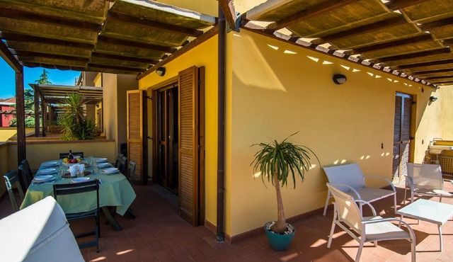 Wohnung in Alberese mit Panoramaterrasse by Interhome
