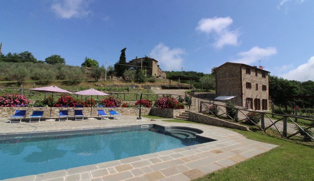 Wonderful private villa for 7 people with private pool and TV