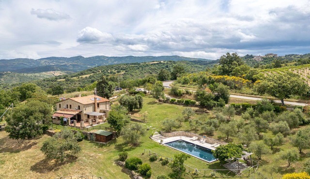 Wonderful private villa for 10 guests with A/C, private pool, WIFI, TV, patio and panoramic view