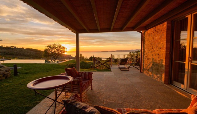 Wonderful private villa for 6 guests with WIFI, private pool, A/C, TV, pets allowed and parking