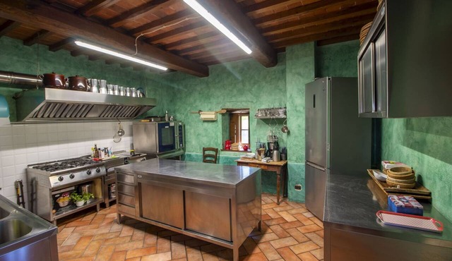 Wonderful private villa for 16 people with WIFI, private pool and TV
