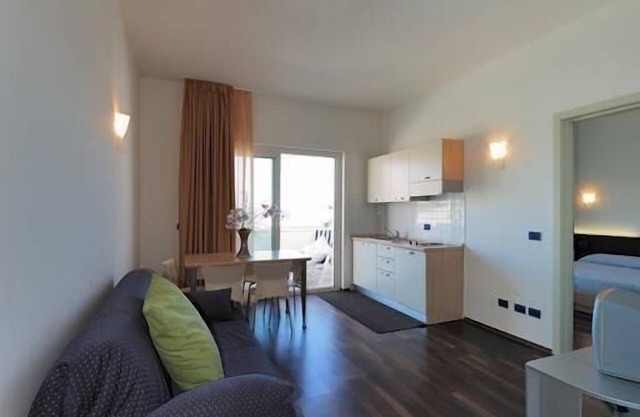 Holiday Alba Adriatica Persons 