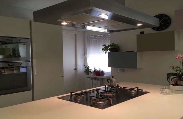 ROME APARTMENT AQUEDOTTOFELICE-free WIFI-modern-new-clean meter A