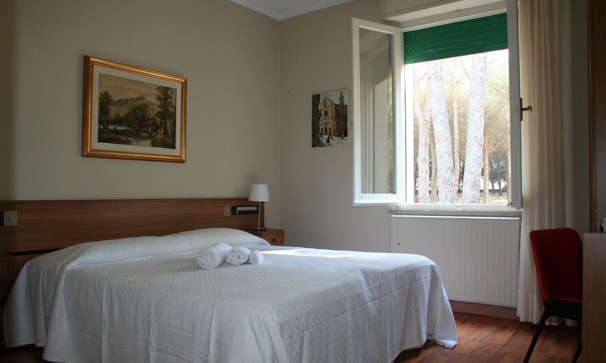 San Terenziano Hotel | Hotel Villa dei Pini