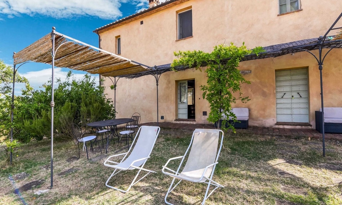 Celle sul Rigo House | Holiday Home in Celle Sul Rigo With Swimming Pool