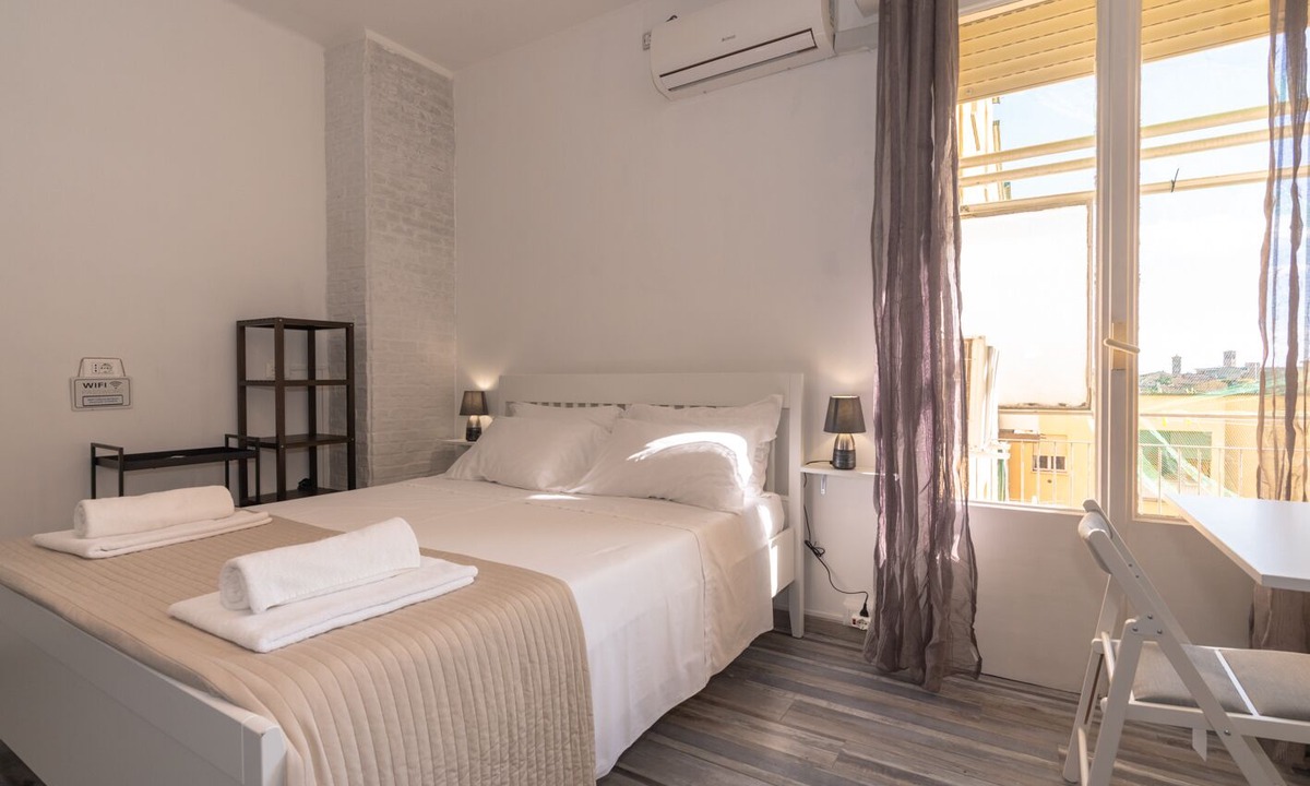 Historic Center Bed & Breakfast | BB GALLERIA DEL RENO