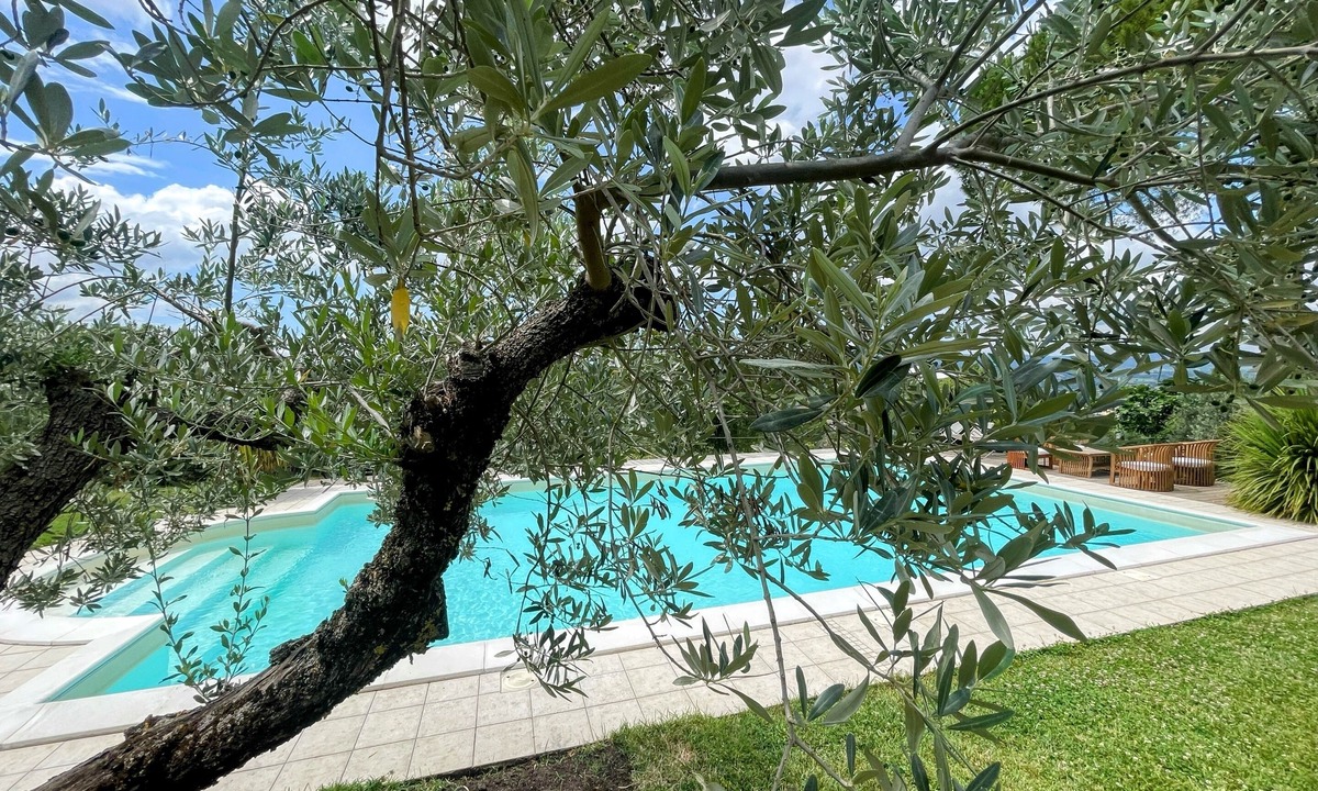 Pietrauta Villa | stylish villa with views between montefalco and bevagna sleeps 12 plus children