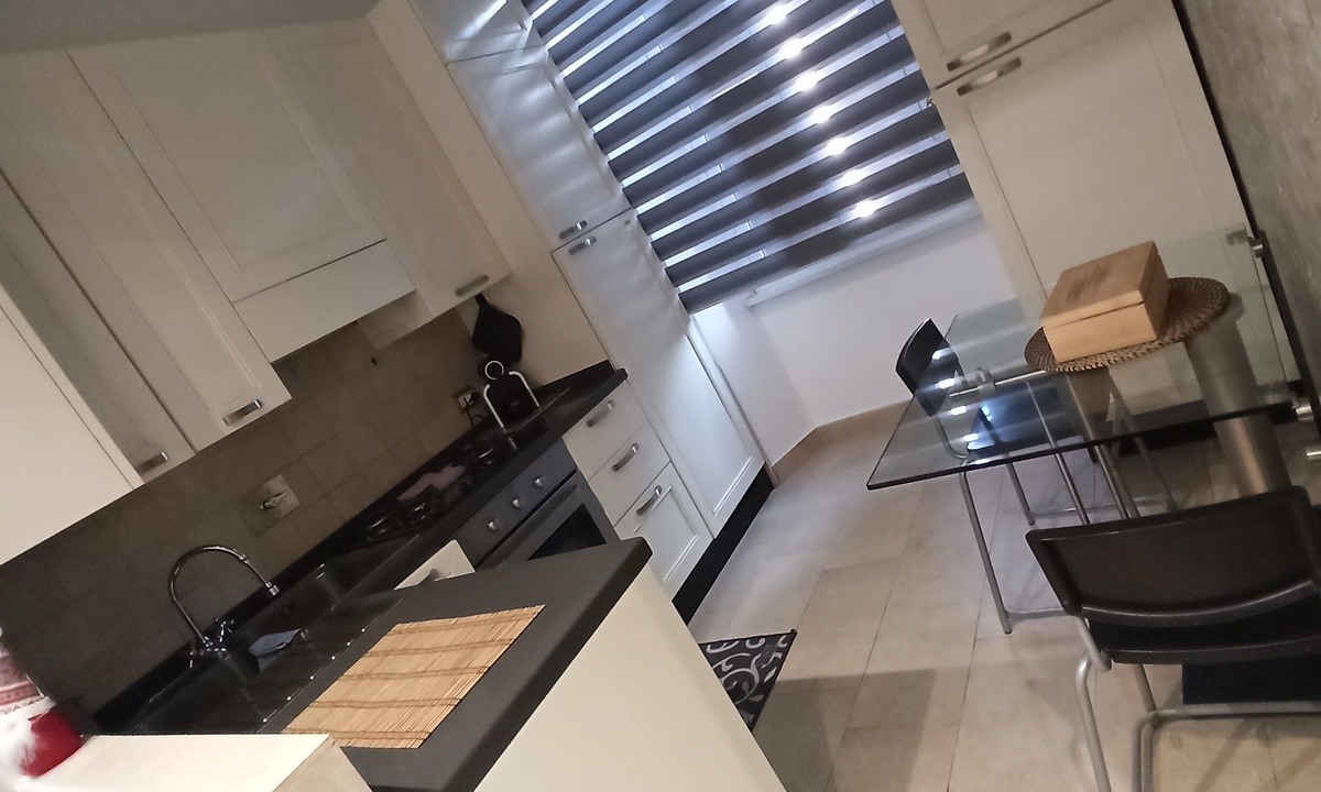 Tuscolano Apartment | La Luna and La Gatta, strategic location, well served by public transportation