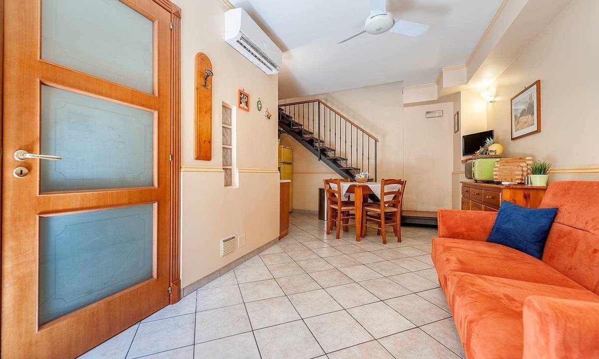 Catania City Centre Apartment | Suite with a Balcony at the Teatro Massimo