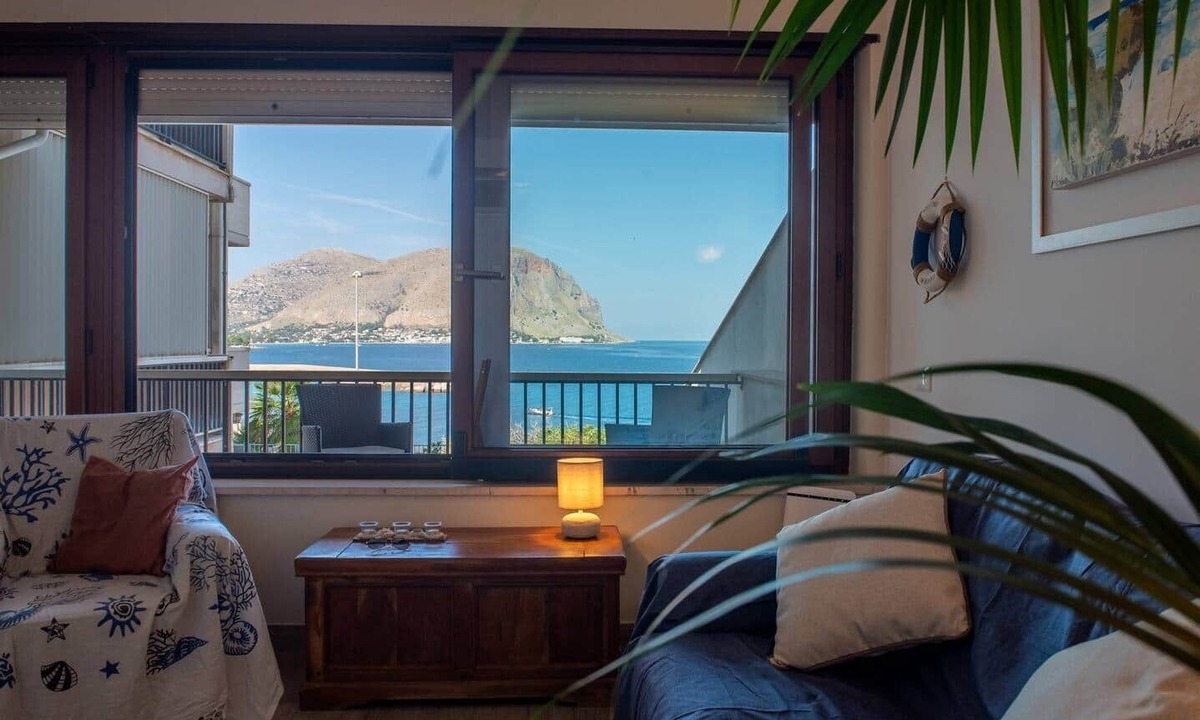 Addaura Apartment | CasaMare Addaura | Seaview Escape near Mondello