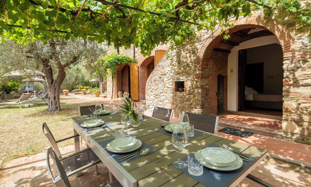Campiglia Marittima Villa | Wonderful private villa for 8 guests with A/C, WIFI, patio and pets allowed