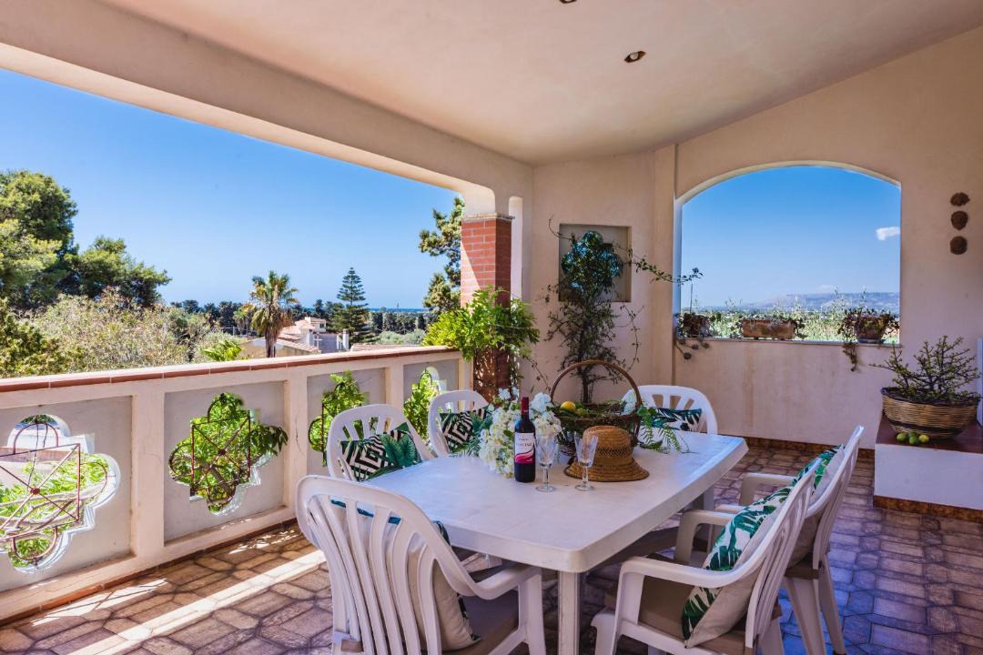 Isola Apartment | Esperidi & Galatea with Pool by Wonderful Italy
