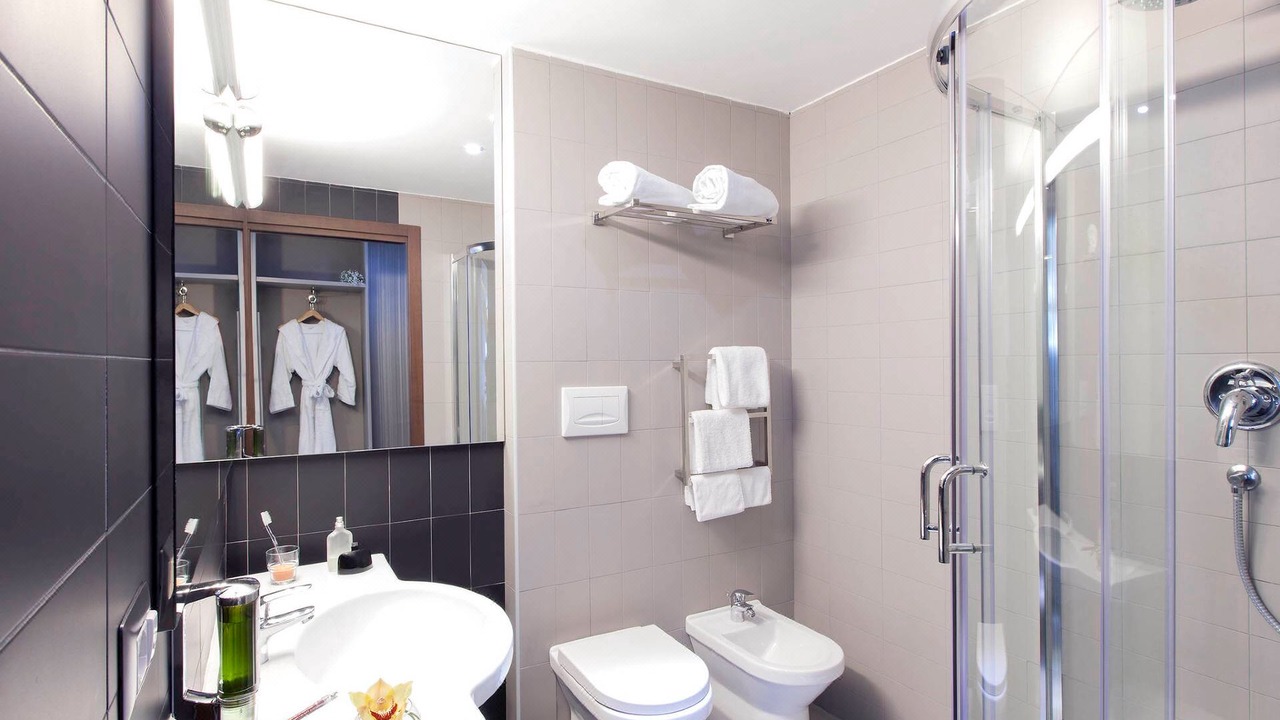 Photo of Bathroom in EUR