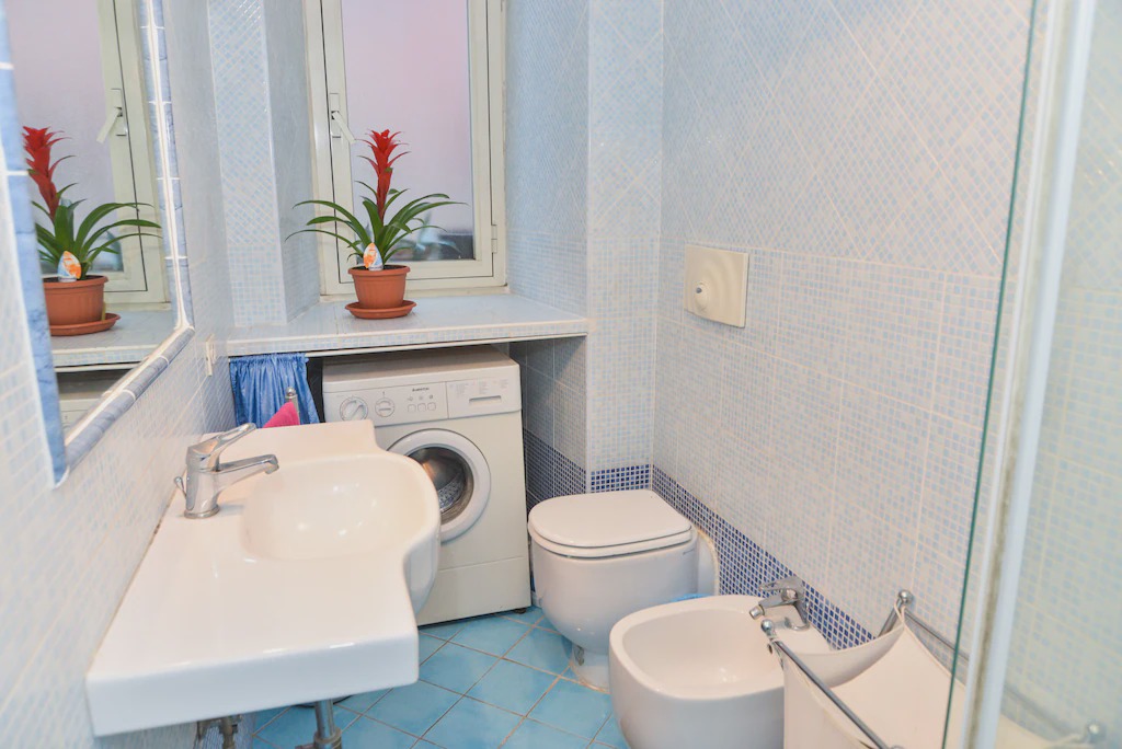 Photo of Bathroom in Esquilino