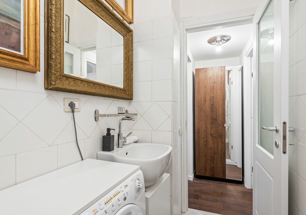 Photo of Bathroom in Esquilino