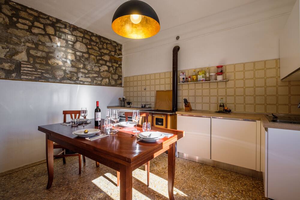 Photo of Kitchen in Semproniano
