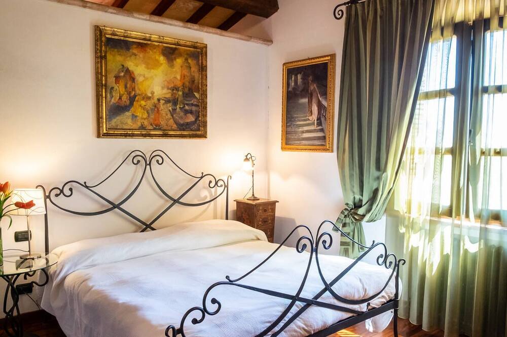 Photo of Bedroom in Capalbio