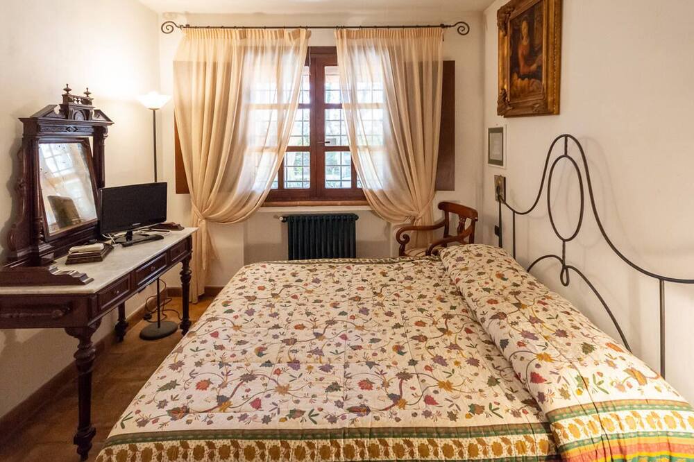 Photo of Bedroom in Capalbio