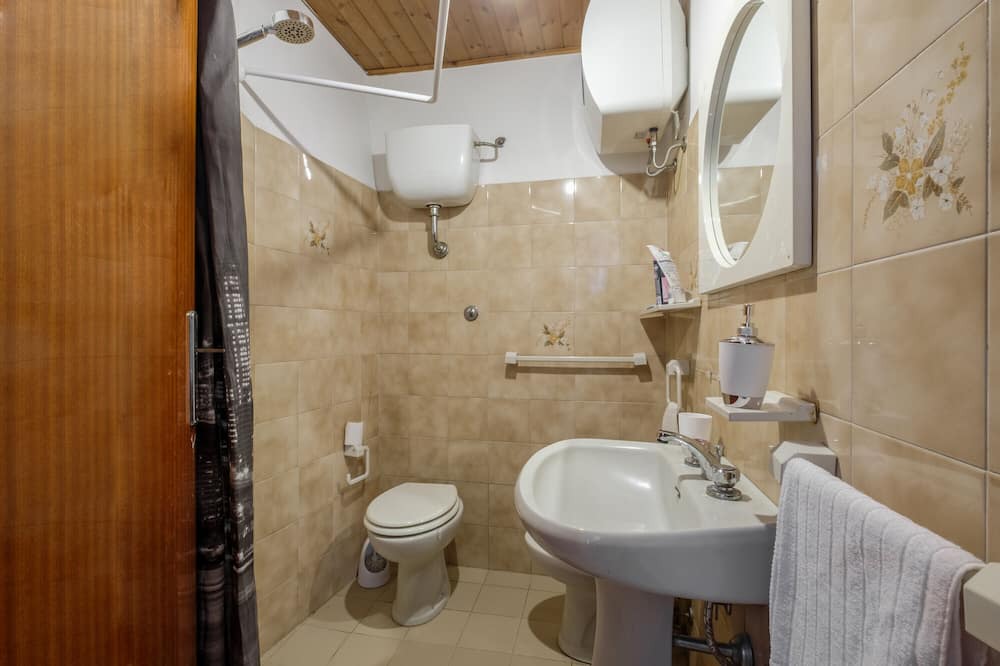 Photo of Bathroom in Montemerano