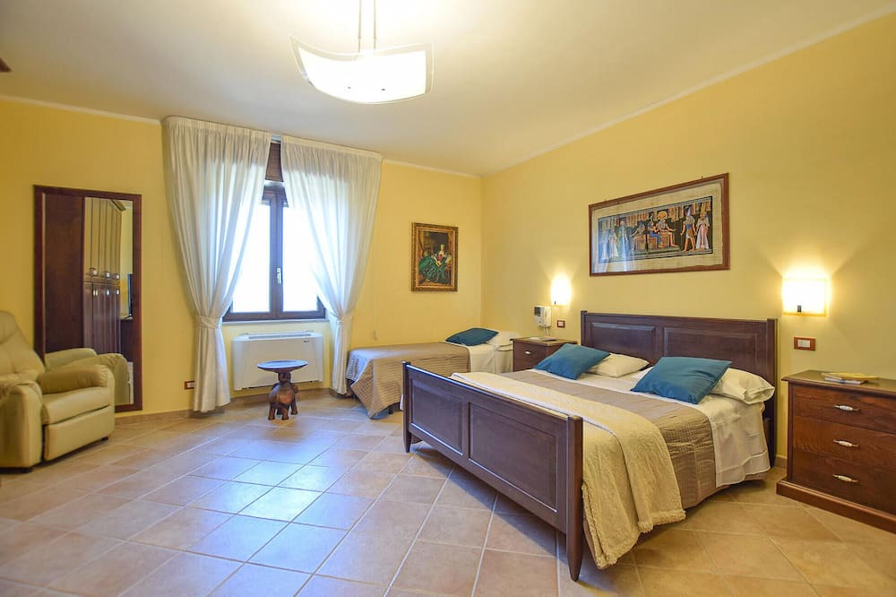 Photo of Bedroom in Laureana Cilento