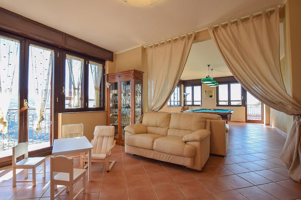 Photo of Livingroom in Laureana Cilento