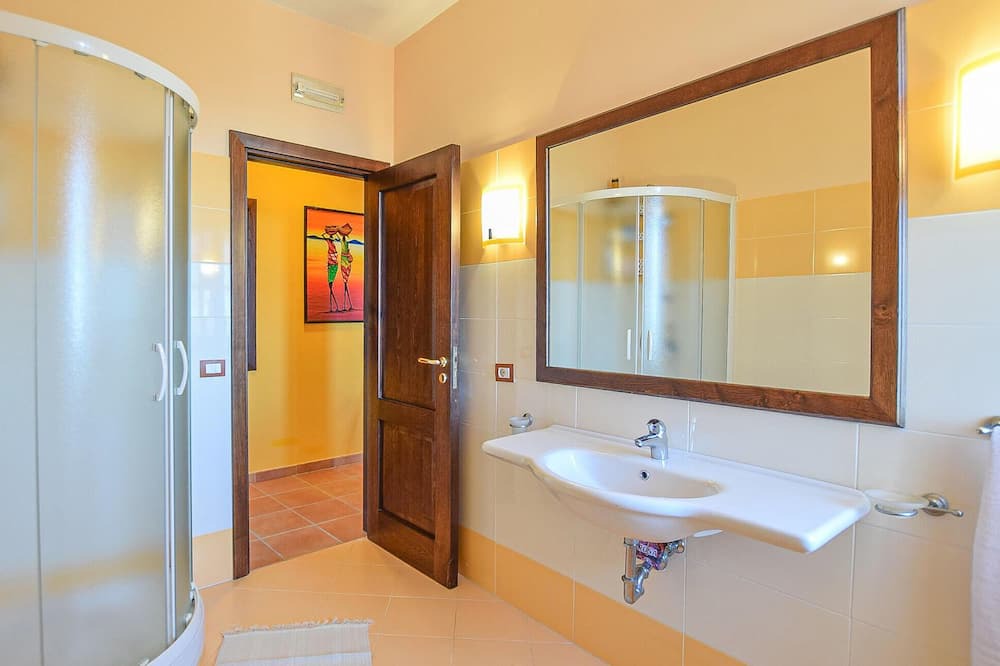Photo of Bathroom in Laureana Cilento