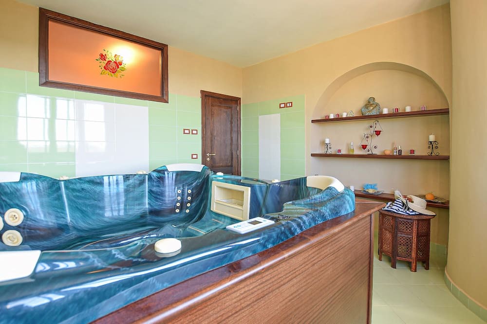Photo of Bathroom in Laureana Cilento
