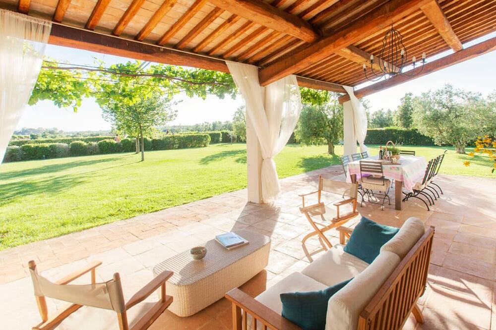 Photo of Patio Balcony in Manciano