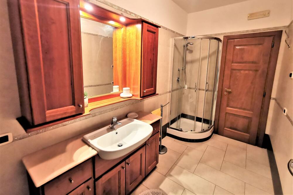 Photo of Bathroom in Ogliastro Marina