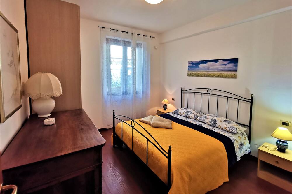 Photo of Bedroom in Ogliastro Marina