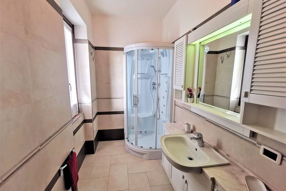 Photo of Bathroom in Ogliastro Marina