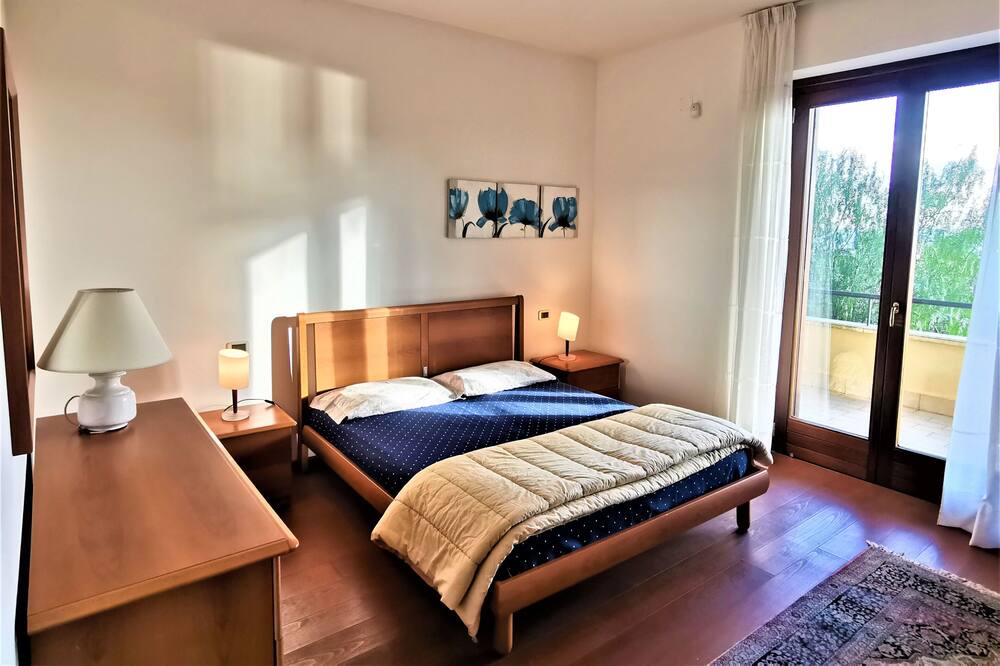 Photo of Bedroom in Ogliastro Marina