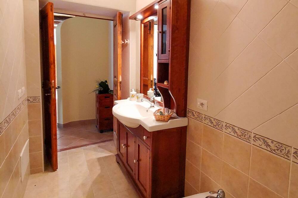 Photo of Bathroom in Torchiara