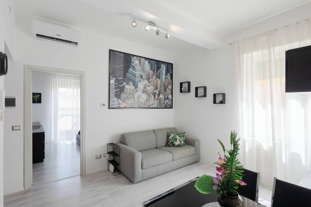 Photo of Livingroom in Quartiere XXIII Alessandrino