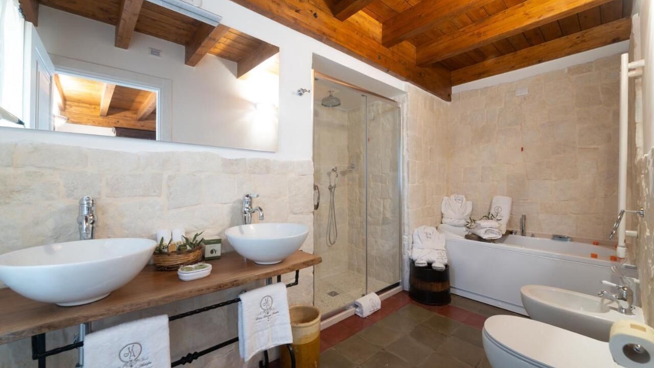 Photo of Bathroom in Villa Castelli