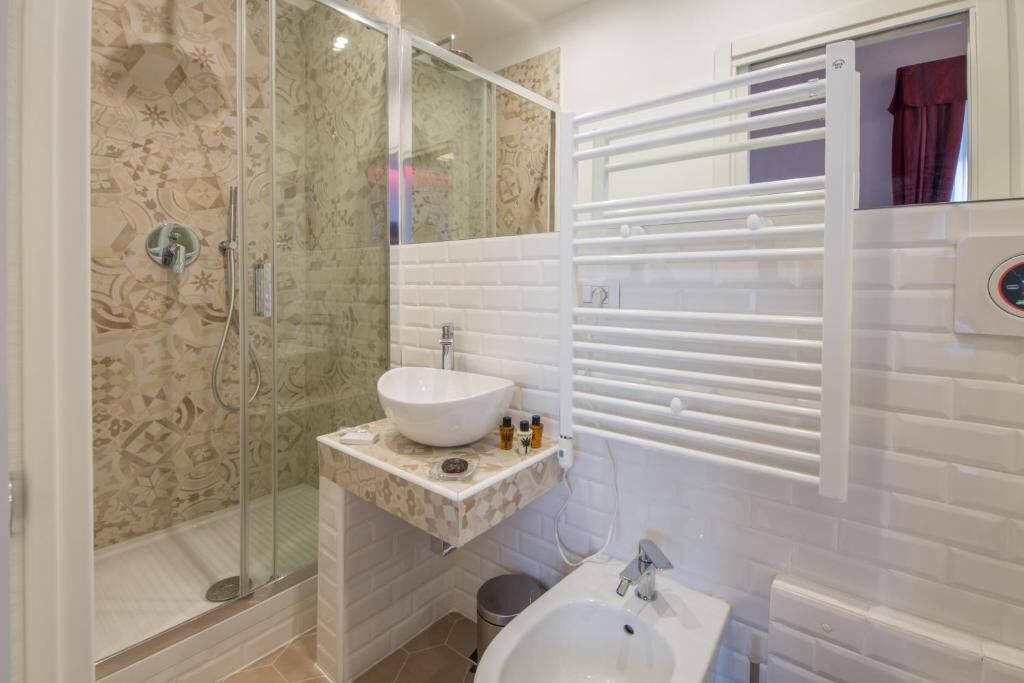 Photo of Bathroom in Navona