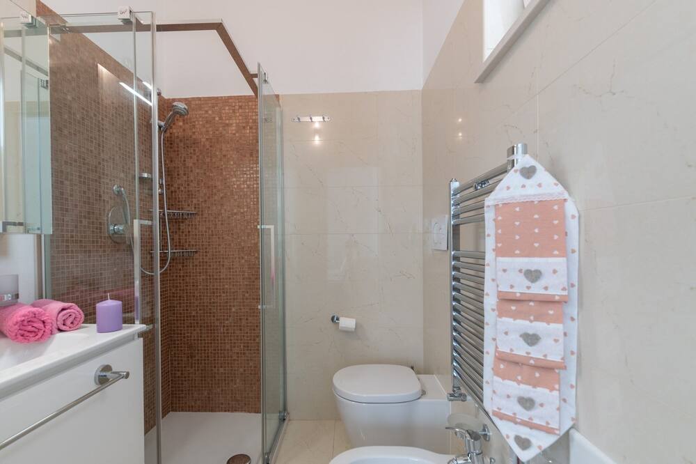 Photo of Bathroom in Fumarola